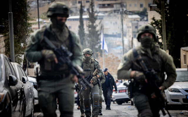 اشتباكات لليوم الثاني داخل إسرائيل بين المقاومين الفلسطينين وقوات الاحتلال الإسرائيلي