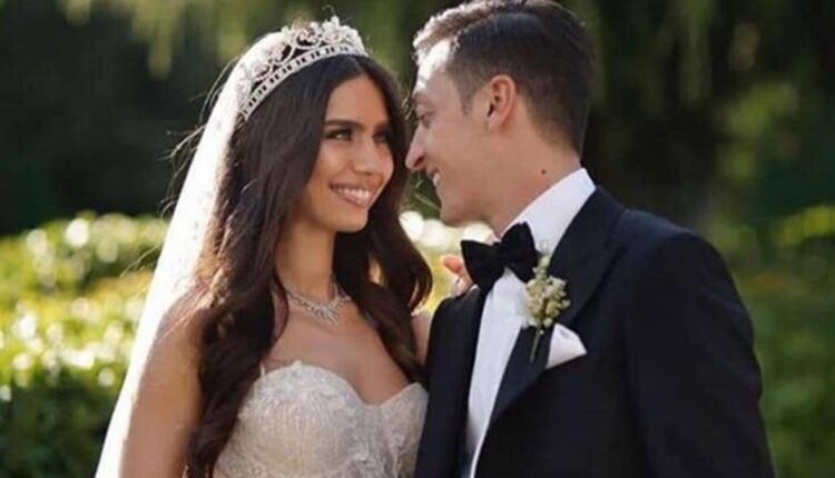 مسعود أوزيل وزجته