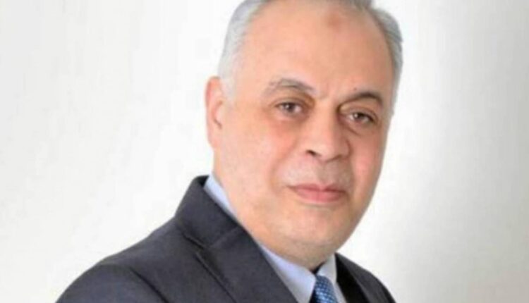 أشرف زكي يمنع فنان من الانتحار