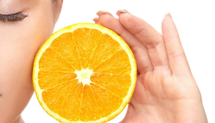 فوائد سيروم فيتامين سي للبشرة