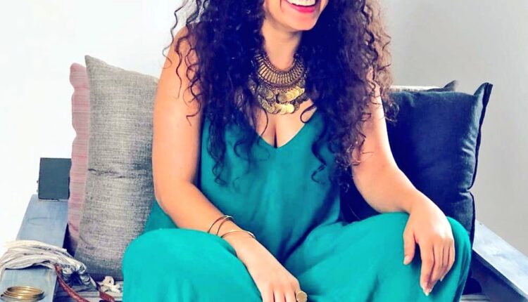 فنانة مصرية تكشف تفاصيل تحرش طبيب بيطري بها