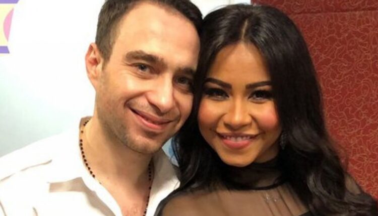 شيرين عبد الوهاب تدافع عن زوجها