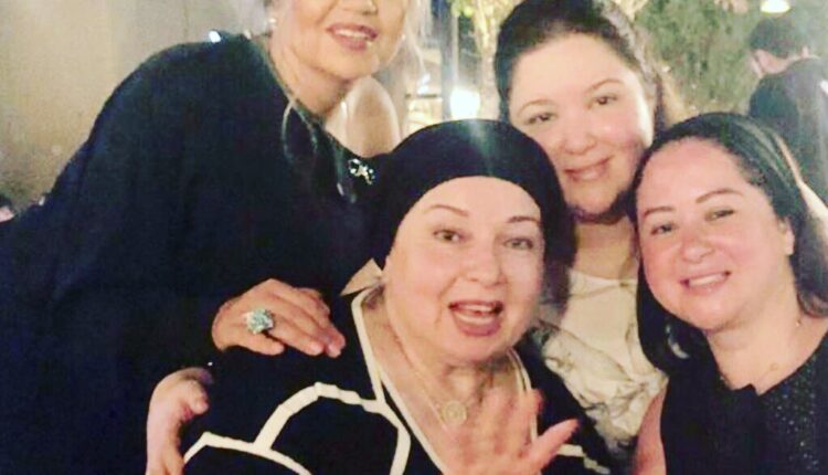 الفنانة نورا