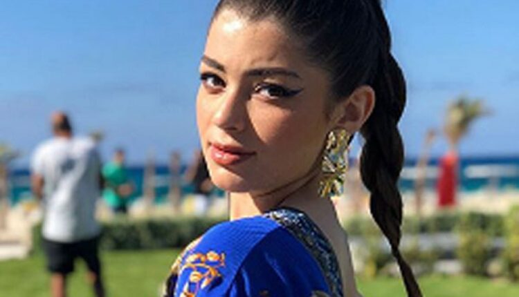 ليلى احمد زاهر تخطف الأنظار بإطلالة جديدة