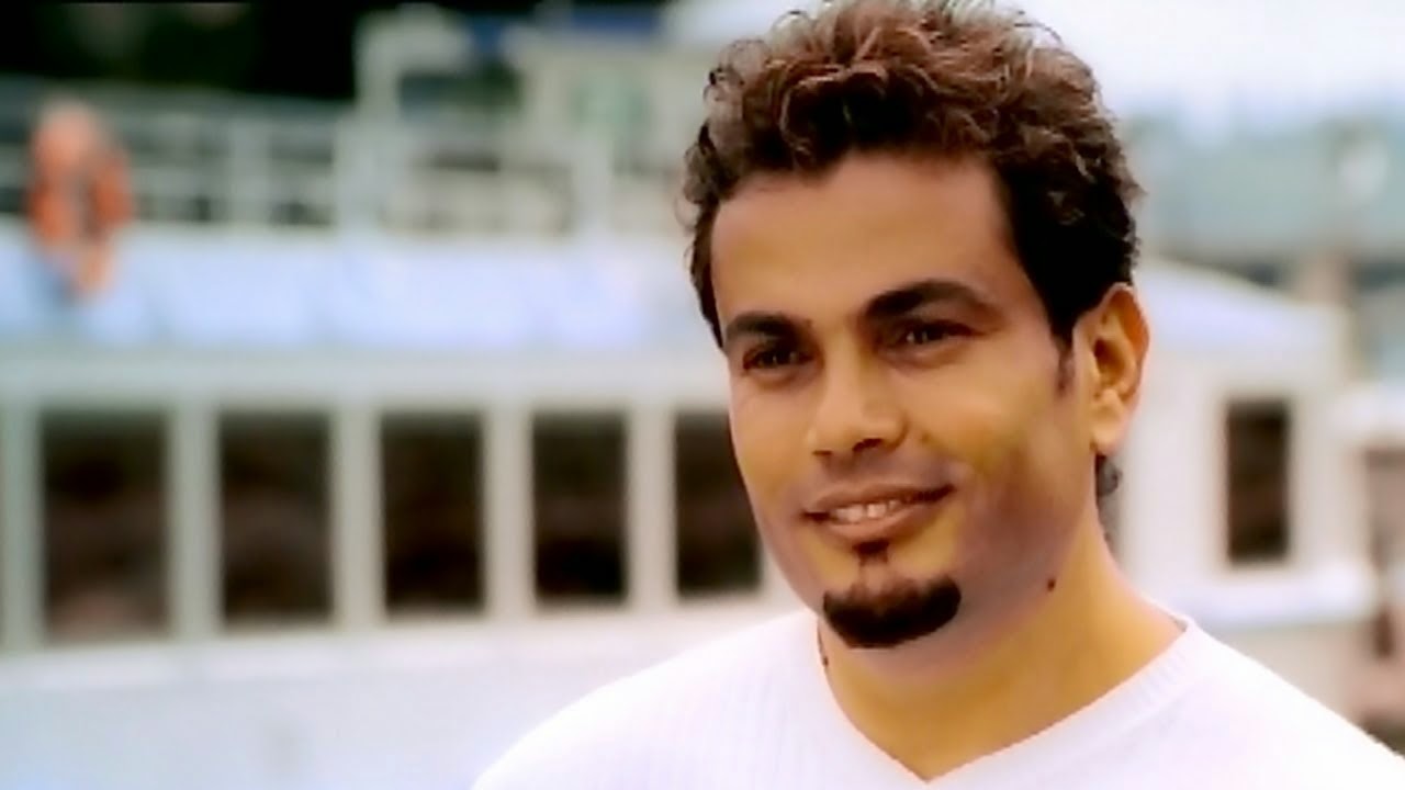 عمرو دياب في أغنية تملي معاك