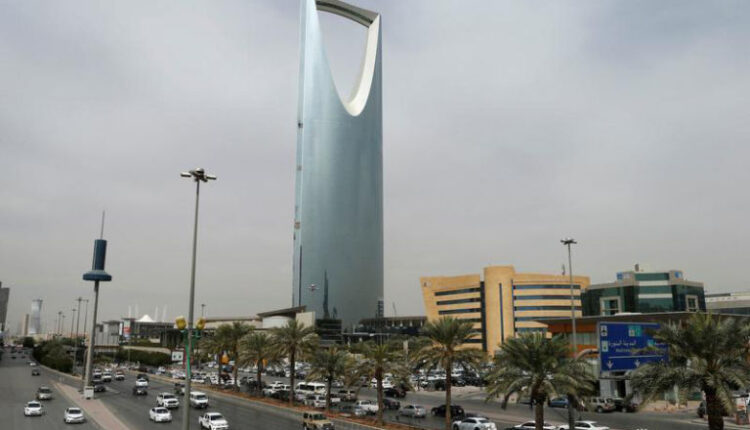 آلية فحص جديدة في السعودية لضمان كفاءة العاملين في سوق العمل