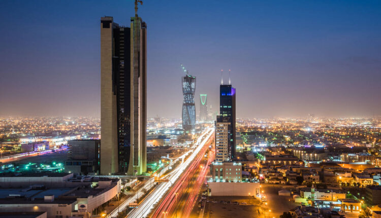 إجراءات جديدة تمنع دخول غير المحصنين في السعودية من دخول بعض الأماكن