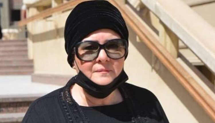 دلال عبدالعزيز