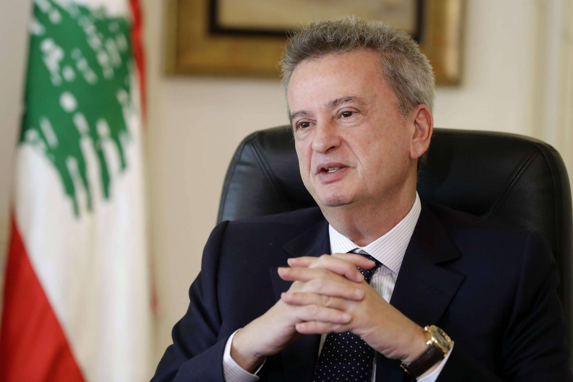 القضاء اللبناني يصدر مذكرة توقيف بحق حاكم المصرف المركزي