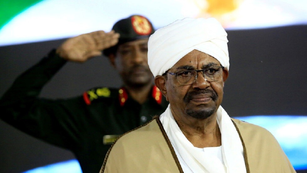 بعد انضمام السودان للمحكمة الجنائية الدولية.. هل يتم تسليم عمر البشير للمحاكمة