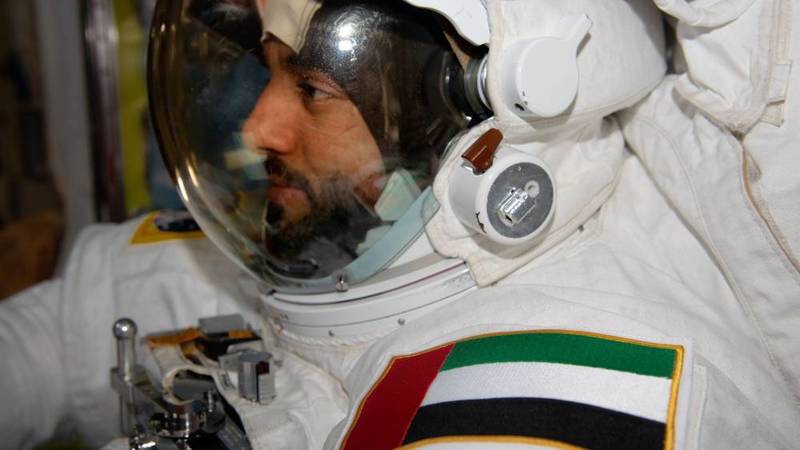 الاماراتي سلطان النيادي يحتفل بعيد ميلاده في الفضاء