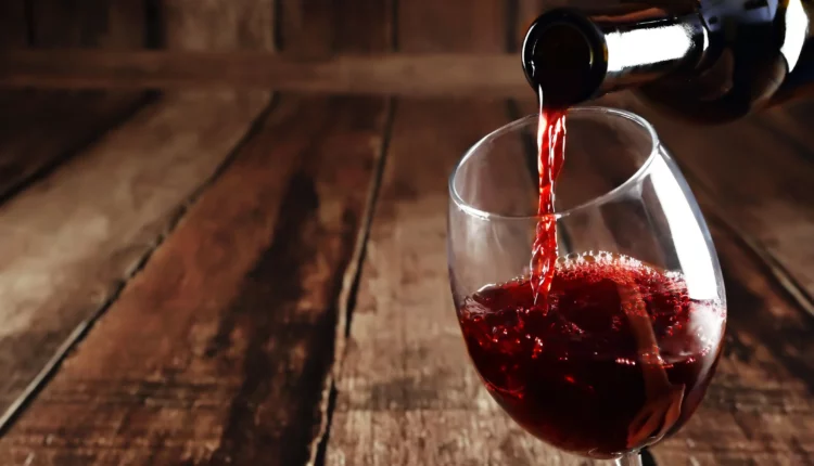 توجهات بإلغاء حظر الخمور في السعودية والخليج