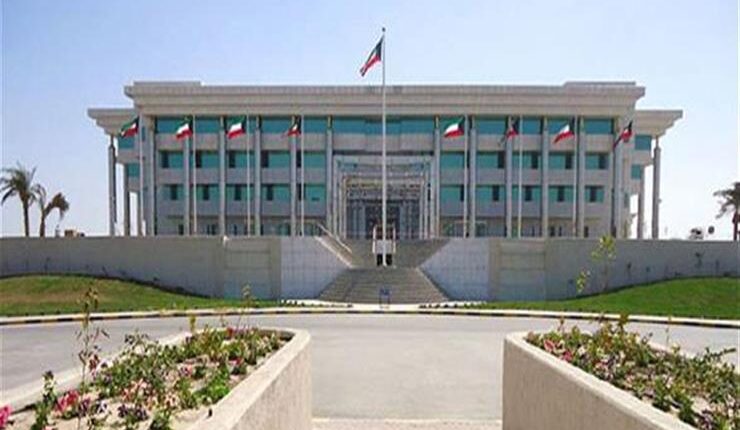 الكويت .. الداخلية تضبط شبكة تروج وتمارس أفعال منافية للحياء في البلاد