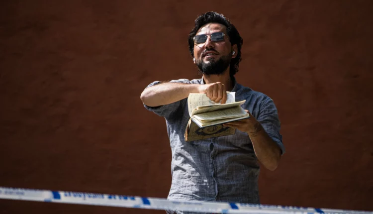 إدانات عربية واسلامية واسعة بعد قيام شخص بحرق القرآن الكريم في السويد