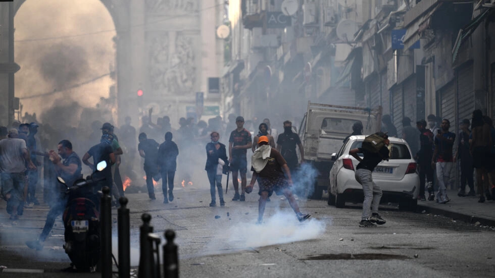 فرنسا تشهد مراسم تشييع الشاب "نائل" بعد 4 ليالً من الإحتجاج