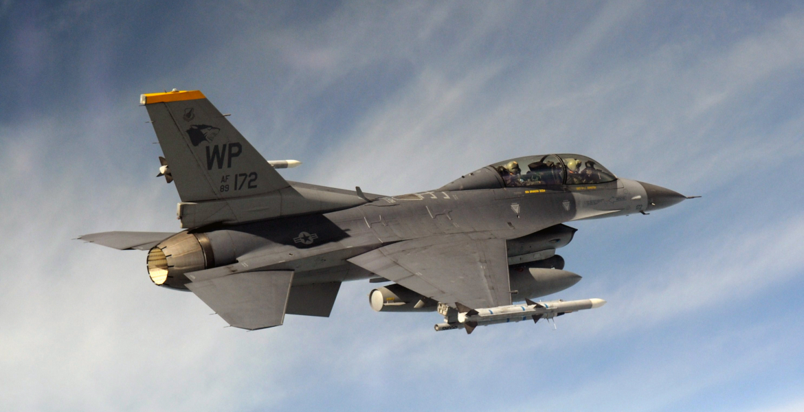 الولايات المتحدة الأمريكية سترسل طائرات "إف-16" إلى منطقة الخليج كرادع لإيران