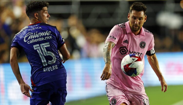 تألق النجم الأرجنتيني ميسي في أول مباراة له مع إنتر ميامي الأمريكي