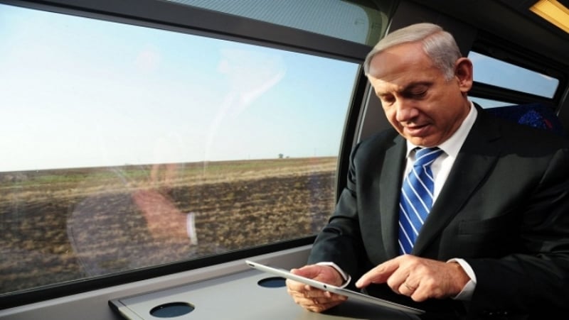 رئيس الوزراء الإسرائيلي يتطلع إلى ربط بلاده بالسعودية عبر القطار