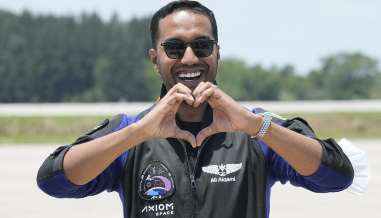 على القرني رائد الفضاء السعودي ينشر فيديو حول كروية الأرض