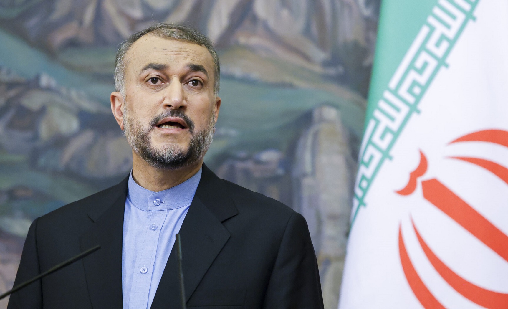 وزير خارجية إيران يصف الخليج بـ"الفارسي" أمام نظيره السعودي