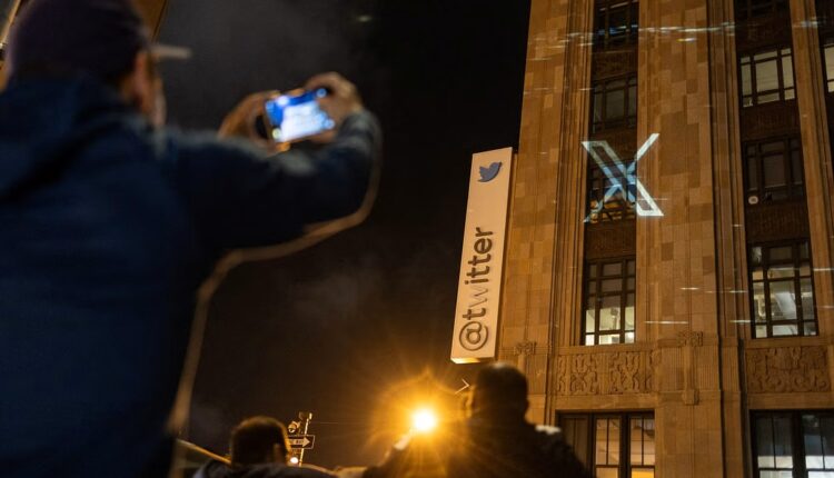 السلطات الأمريكية تجبر تويتر على إزالة الشعار الجديد "إكس" من مقرها