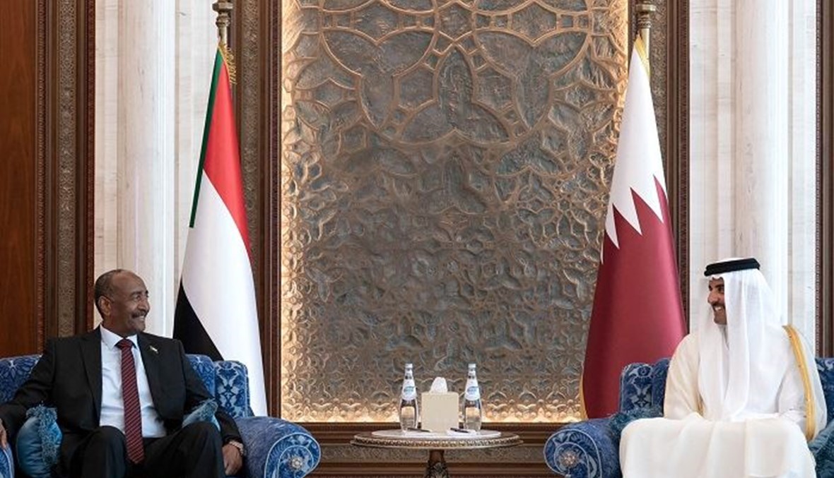 أمير قطر يستقبل قائد الجيش السوداني عبد الفتاح البرهان ويدعو إلى إنهاء القتال في السودان