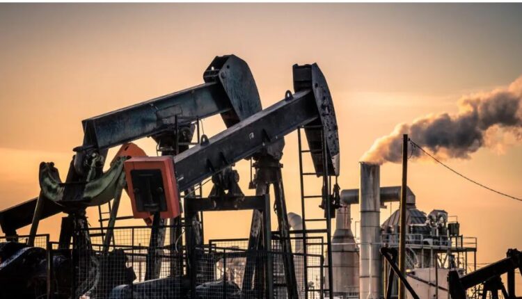 بسبب حظر روسيا تصدير الوقود .. النفط يسجل أول خسائر أسبوعية في شهر