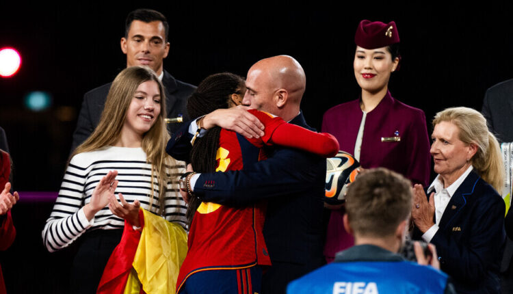 فضيحة أخرى "حفلات جنس جماعي" أقامها رئيس اتحاد إسبانيا لويس روبياليس