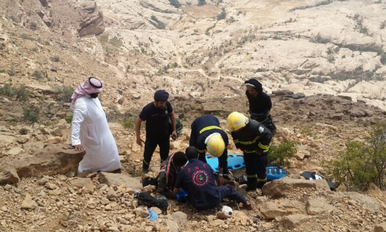 سفح جبلي في جنوب المملكة السعودية يتسبب بسقوط شابين سعوديين