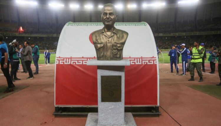 صورة وتمثال لقاسم سليماني في الملعب يتسبب بإلغاء مباراة بدوري أبطال آسيا