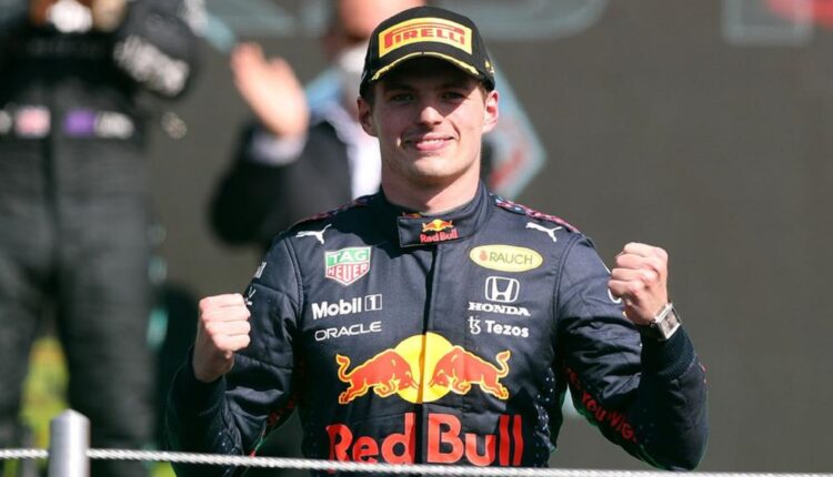 السائق الهولندي فيرستابن يتوج بطلاً للعالم لسباق السرعة في منافسات جائزة قطر الكبرى