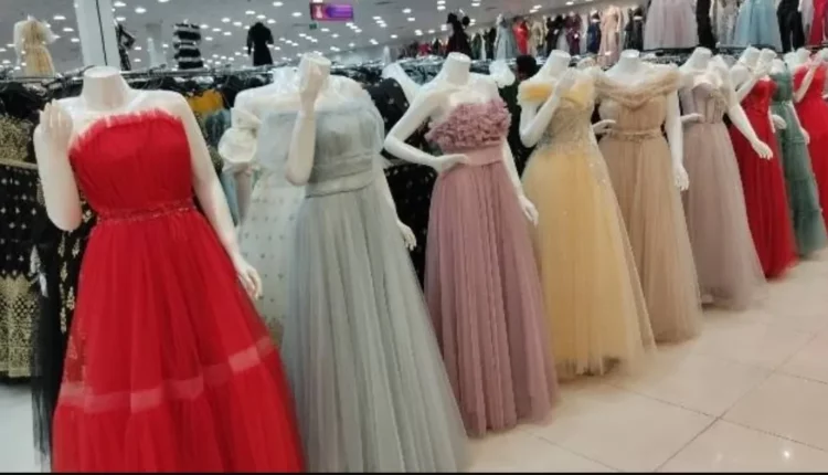 الكشف عن عصابة تحتكر أشهر أسواق الفساتين في العاصمة السعودية الرياض