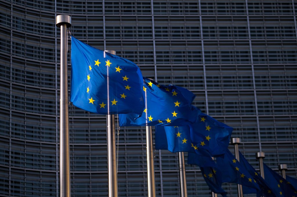 الاتحاد الأوروبي يهدد منصة "إكس" بعقوبات كبيرة بسبب معلومات خاطئة عن الوضع في إسرائيل