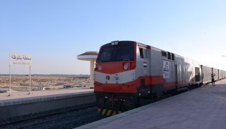 مصر تعيد إحياء خط سكة حديد عمره 50 عاما في إطار جهود تنمية سيناء