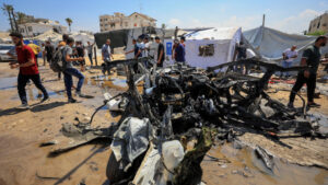 إسرائيل تغارة على شمال غزة وتقتل 4 فلسطينيين بينهم طفلتان