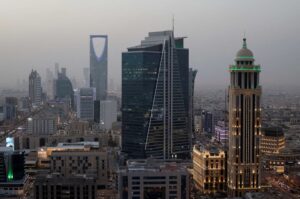 مدارس الرياض تنتقل للتعليم عن بعد لأسبوع وسط تصعيد الحوثيين