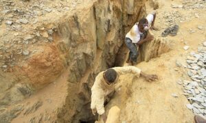 انهيار منجم ذهب بالسودان يرفع حصيلة القتلى إلى 82