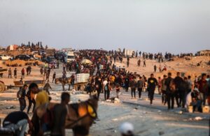حكومة فلسطين تحذر من بطالة 85% في غزة وانهيار ألف مبنى